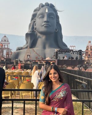 Pranavi Manukonda Instagram - మహాశివరాత్రి శుభాకాంక్షలు ✨❤️🙏🏻🦚

My designer: @shilpacouture ❤️

@isha.foundation @adiyogi.official 

#mahashivratri #awakewithadiyogi #shiva #spiritual #ishafoundation #adiyogi #sadhguru