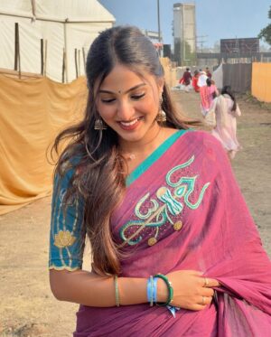 Pranavi Manukonda Instagram - మహాశివరాత్రి శుభాకాంక్షలు ✨❤️🙏🏻🦚

My designer: @shilpacouture ❤️

@isha.foundation @adiyogi.official 

#mahashivratri #awakewithadiyogi #shiva #spiritual #ishafoundation #adiyogi #sadhguru