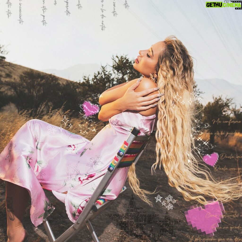 Princesa Alba Instagram - DESENAMÓRAME YA DISPONIBLE </3 cuál es su lyric favorito de la canción?🩹📡🥹 Makeup by @humbertomoyav Hair by @hc.concept Pics by @diegoescap Styling by @rociochn Graphic design by @abrilconbe