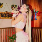Princesa Alba Instagram - al fin dije “BUENAS NOCHES PATAGUAAAAAAL💗”, otro sueño cumplido *ੈ✩ aún no lo puedo creer, dije que quería que fuese uno de mis mejores shows y lo fue. Fue tan hermoso y unicooooo, emocionada x ver el trabajo mancomunado de todo mi equipo que me amo tantoOoo. Que honor tenerlos, que bonito haber tenido la oportunidad de tener al Voodoo y a la Karen 💗 y poder hacer un show de este calibre popppp jiji. *•.¸♡ esta es la pt 1, aún me quedan agradecimientos♡¸.•*