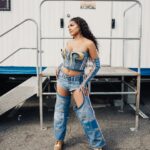 Princess Nokia Instagram - 💖 HARLEM SHAKE 💖 Thank you New York City & @govballnyc for such an beautiful experience. My heart is so full from the amazing show and love ! And an extra special thank you to my creative director @robotmoonjuice for your artistic curation. To my choreographers @mazismazi @maiajustine and accompanying dancers @_brandontrent_ @keishasparkle @nicoledaisy_ @brosario_ for their incredible performance on stage. And to my DJ @hardkore_mf for pumping the beats and making the girls gag. And to my sweeties at @seks_5th_avenue for always bringing our fantasy to life 🥳💝