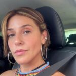 Priscila Sol Instagram - Quanto mais eu aprendo e me conheço, menos eu preciso do reconhecimento e de aprovação externa. Amo a minha profissão, mas também prezo muito pela minha privacidade e anonimato, então sigo meu caminho tentando me equilibrar entre esses dois mundos tão especiais e distintos pra mim, adquirindo bagagem, conhecimento e talvez assim poder desenvolver a personagem mais importante da minha vida: Uma velha sábia chamada Priscila. “ é andança fia”