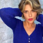 Priscila Sol Instagram - Tenho zero medo de mudanças pq a vida pra mim é movimento e hoje acordei querendo trocar de PERUCA de todo jeito! ;) Obrigada @studiovmbeleza e @paulomartt2 por atenderem o pedido repentino de uma Ariana com ascendente em gêmeos e filha de Iemanjá 🤗 To me sentindo um Diva de cinema antigo. Amo o carinho que vocês tem comigo, Odoyá. 💙 Saudades @luxuriaedy ( melhoras amigo)