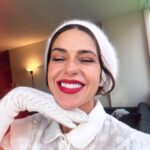 Priscila Sol Instagram - Me maquiei assim hoje pra fazer um teste on-line e tô completamente apaixonada por essa make ( curtiram?) e por essa personagem que eu acabei de sentir um pouquinho da energia mesmo que rapidinho! Sei que tem muita gente aqui que torce por mim, né?! Então enquanto eu não posso contar ainda muita coisa, me contem qual foto desse self-book que eu fiz que vocês mais gostaram? Pq olha….eu te me sentido muito linda! 🫢🤞✨🎭 💄
