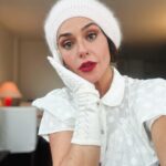Priscila Sol Instagram - Me maquiei assim hoje pra fazer um teste on-line e tô completamente apaixonada por essa make ( curtiram?) e por essa personagem que eu acabei de sentir um pouquinho da energia mesmo que rapidinho! Sei que tem muita gente aqui que torce por mim, né?! Então enquanto eu não posso contar ainda muita coisa, me contem qual foto desse self-book que eu fiz que vocês mais gostaram? Pq olha….eu te me sentido muito linda! 🫢🤞✨🎭 💄
