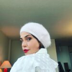 Priscila Sol Instagram - Me maquiei assim hoje pra fazer um teste on-line e tô completamente apaixonada por essa make ( curtiram?) e por essa personagem que eu acabei de sentir um pouquinho da energia mesmo que rapidinho! Sei que tem muita gente aqui que torce por mim, né?! Então enquanto eu não posso contar ainda muita coisa, me contem qual foto desse self-book que eu fiz que vocês mais gostaram? Pq olha….eu te me sentido muito linda! 🫢🤞✨🎭 💄