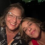 Priscila Sol Instagram - Um carrossel de amor e de alegria pra comemorar os 13 anos de vida dessa mocinha tão linda que eu tive a oportunidade de viver muitas aventuras desde quando ela tinha 5 pra 6 anos de idade. Hoje eu acho mais facil ela me pegar no colo! 🫢 Parabéns minha carinha de anjo, minha mocinha de luz! Te amo infinito ❤️