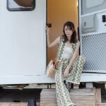 Priscilla Wong Instagram - 說起來， 今年是入行第20個年頭了， 沒有想過，當中的旅遊節目， 帶我走遍了大世界， 每每在各地拍攝中， 總感受各種靈感帶來的創意空間， 很喜歡，很喜歡。 這就是我獨愛的藝術世界。 @SandroParis #SandroParis #SpringSummer24 #SS24 謝謝攝影師C君和Jarvis
