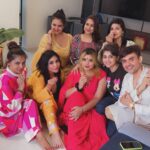 Priya Gamre Instagram - All we series stars together with my favourite people @cockyshakespeare @priyagamreefame @ayu_1609doll @poojapoddarofficial