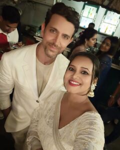 Priya Gamre Instagram - Feeling awesome with @hrithikroshan #priyagamre #actor #actresslife #hrithikroshan #bollywood #hrithik #lovemylife #matchingoutfits