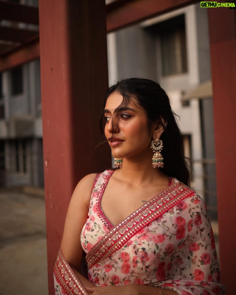 Priya Varrier Instagram - 🌷 Wearing: @pranaahbypoornimaindrajith HMU & Styling: @ashna_aash_ Photography: @premsampaul Jewellery: @golden_cup_fashion_jewellery