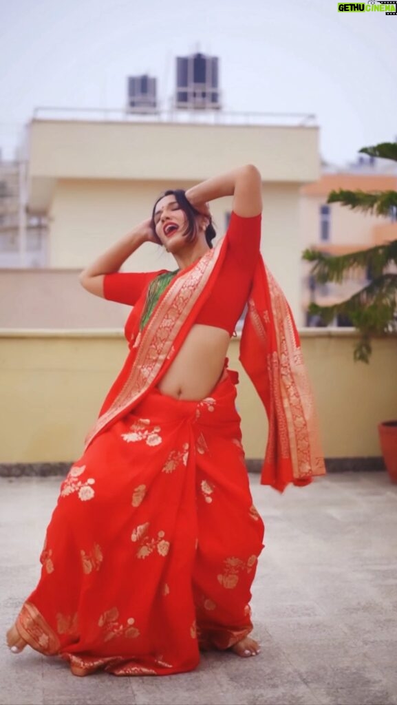 Priyanka Karki Instagram - This one’s for you @kekiadhikari 🦋💕 कति मीठो गीत 😊 @prakashsaput ji @samikshya_adhikari_55 baini ♥️ कति राम्रो choreography @mesunilchhetri ji♥️ All the best for Boksi Ko Ghar 😘 Thanks for the 🎥 @ayushmandsj ♥️