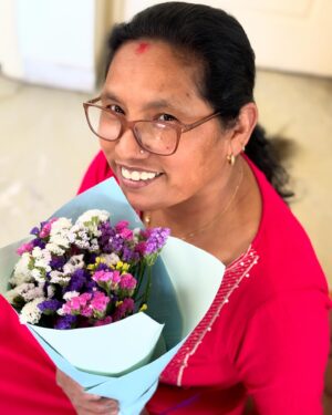 Priyanka Karki Instagram - Beautiful flowers for my beautiful people ♥️☺️
My little HAPPY family 🥰🧿🦋