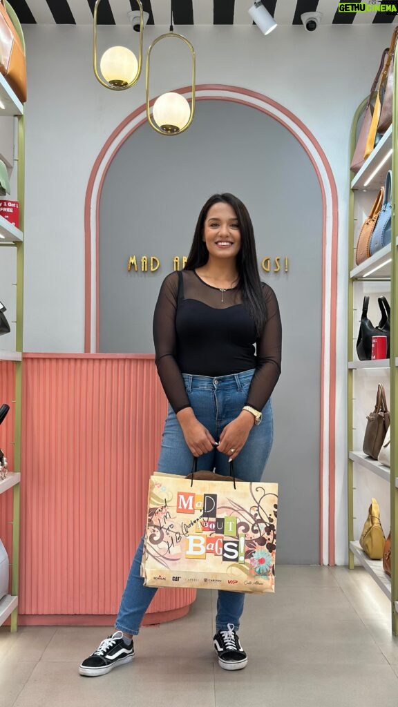 Priyanka Karki Instagram - Amazing collection here at @mad.about.bags.nepal Do visit if you haven’t already ☺️ We made a vlog of the 6 bags I purchased! Link in bio ☺️♥️