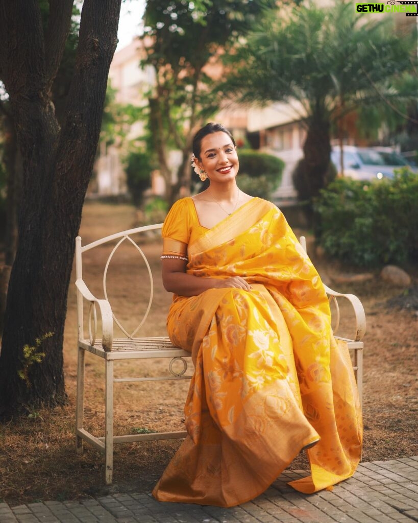 Priyanka Karki Instagram - 💛 📸 @ayushmandsj