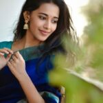 Priyanka N. K. Instagram - கண்ணுக்குள் என்னென்ன நளினம் காலத்தால் மூவாத உயர் தமிழ்…. 📸 @arvinthiyer