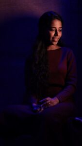 Priyanka N. K. Instagram - Naan pizhai…a beautiful song by @anirudhofficial and beautifully rendered by @ravig_official and @sashasublime from kaathuvaakula rendu kadhal @wikkiofficial @actorvijaysethupathi @samantharuthprabhuoffl #nayanthara . Keys- @delip_horner Video- @sanjaysooriya . . @joshapp.tamil #reels #reelsinstagram #priyankank #anirudh #naanpizhai #tamizhsong #love #music #reelitfeelit
