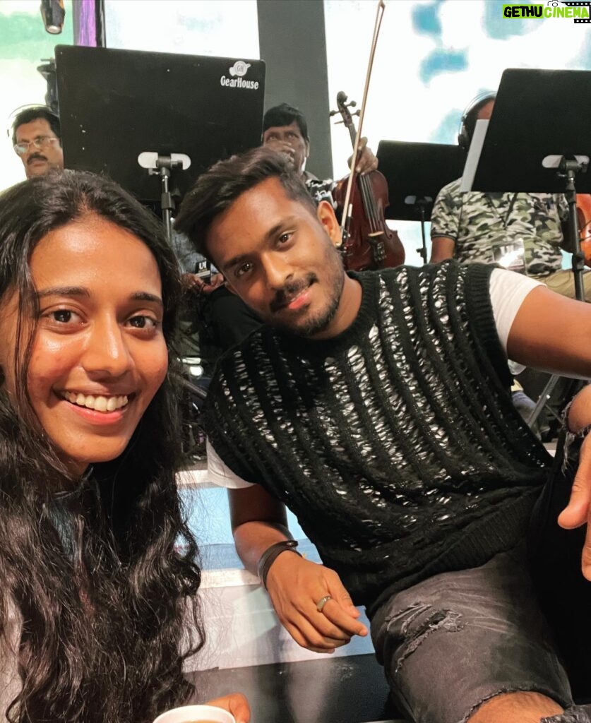 Priyanka N. K. Instagram - We look cool in this 📷 🎤 Comment ‘♥️’ below if you’d like us to work on another song ? #highonu1 #singers #concert #rehearsals #tb #TeeJaymelody #ManasaraSollu #PriyankaNk