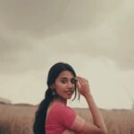 Priyanka N. K. Instagram - Groove with it❤️ Such a captivating and a beautiful melody by @itsyuvan sir❤️ Credits: Mixed by @__hari__ Video shot and edited by @sanjaysooriya #priyankanksinger #yuvan #u1 #music #love #musician #shreyaghoshal #2023
