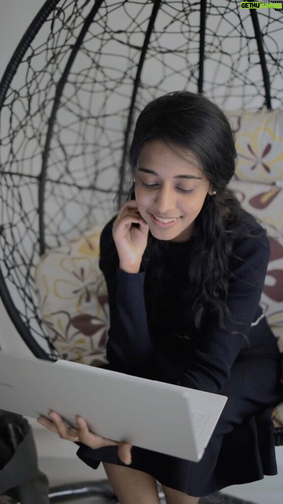 Priyanka N. K. Instagram - Life just got a lot more easier with my #IntelEvo device - the #12thGen hybrid architecture helps me on a daily basis to get things done neat and fast with its powerful multitasking capabalities! Simply loving my Samsung Galaxy Book2 Pro ❤️ @intelindia @samsungindia @amazondotin Video: @sanjaysooriya #Ad