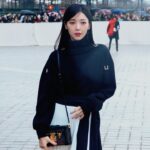 Puff Kuo Instagram - #VogueFashionWeek 跟著我們一起獨家探訪女神 #郭雪芙 赴巴黎LV大秀的事前準備！ 在巴黎就是要一起變得浪漫又優雅， @aohsuehfu 這次特別從倫敦來到巴黎羅浮宮出席Louis Vuitton @nicolasghesquiere 的10週年秋冬盛宴！有什麼是女神必備的儀式感？雪芙還特別跟我們分享在巴黎妝前的小撇步！ #pfw2024 #PFW #louisvuitton @louisvuitton
