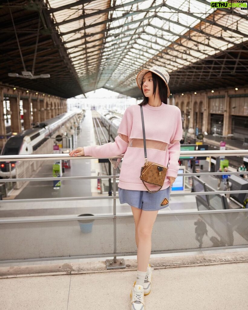 Puff Kuo Instagram - ： 🚄🌟Paris #LVFW24 #louisvuitton @louisvuitton #NicolasGhesquiere