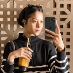 Putri Marino Instagram – Per kaca selfian di Busan.