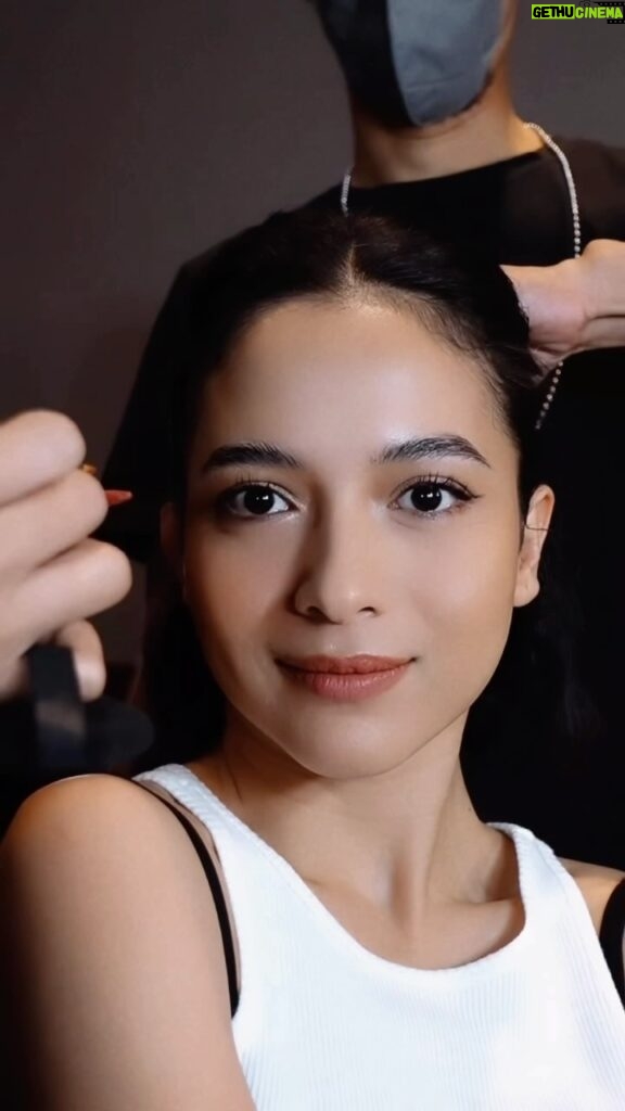 Putri Marino Instagram - Yang selalu menemani 🧡 @lorealparis untuk gala premiere @filmtaol