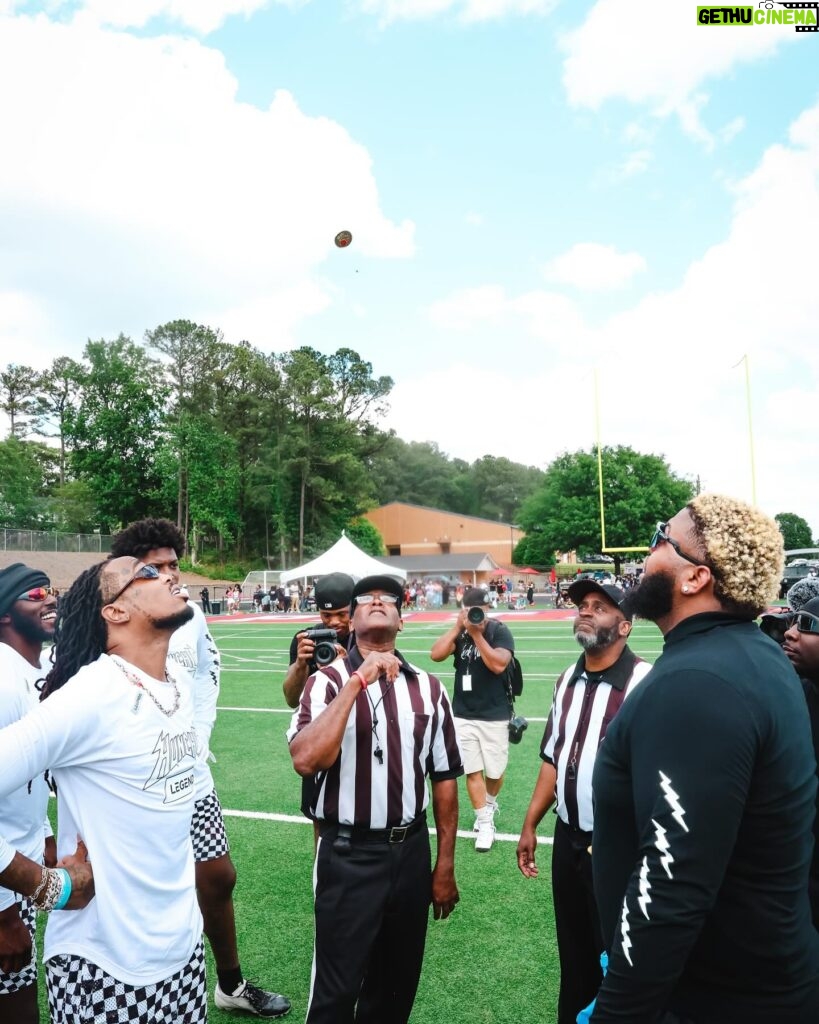 Quavo Instagram - Yr 7 in the books Huncho Day On The NAWF!!! Thanks to all artist, athletes teams & organizations for supporting #Hunchoday and making it bigger and better 🙏🏾🥹 Til Next year @legends @atlhawks @atlantafalcons @whitexcognac @offenderalumniassociation @livefreeusa @cjactionfund @h.o.p.e.hustlers @everytown @rocketfdn @besmartforkids @tender @headcountorg