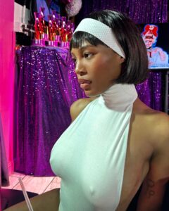 Quen Blackwell Instagram - POP ICON ADDISON RAE DROPPED AN EP (and we celebrated at hamburger mary’s)🫠⭐️⭐️⭐️ comment which slide is ur favorite…correct answer: the last slide.