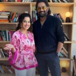 R. Madhavan Instagram - ABBA NAI MANENGE!! Tag that friend who could back out of all plans faster than you can say… But hey, guess what? Maddy ke abba finally maan gaye and we had a power packed breakfast! Trust me, you don’t want to miss out on the fun. Download the Curly Tales app now to catch the full video without any interruptions! #abbanaimanenge #Meme #RMadhavan #PowerBreakfast #Reel #FunnyReel #Memes #MemesDaily #Travel #Explore #Fun #Food Earrings: @viariaccessories