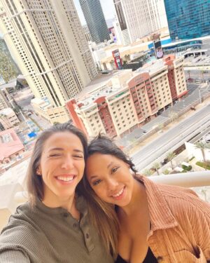 Rachel Ballinger Instagram - Vegas baby 🎲🍸🍾