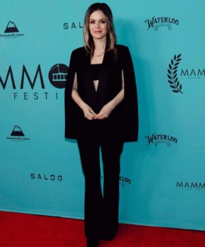 Rachel Bilson Instagram - @reiss 🩵🖤 @mammothfilmfestival @continuethefilm