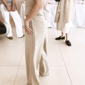 Rachel Bilson Instagram - DISSH 🖤 LA 

previewing the @dissh global VOL SS 24 collection with bestie @rachelbilson 
( you guys it’s sooo good 🙌🏽)

and beyond excited to finally meet founder and CEO @lucyhenryhicks   the brand’s dream of a team 🌟