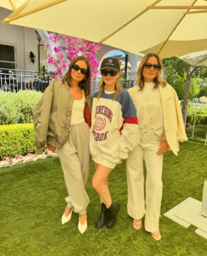 Rachel Bilson Instagram - Forgot my pants again!!!!! Luckily not my people @obliviaallen @nicolechavezstyle #aninebingxreebok