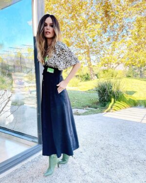 Rachel Bilson Instagram - feels good to be back in @maisonmayle, paired with the @larroude x @jenniferfisherjewelry olivine green boot — coming soon! 🤍 #nicolechavezstyle 

glam by @davynewkirk   @rachelgoodwinmakeup