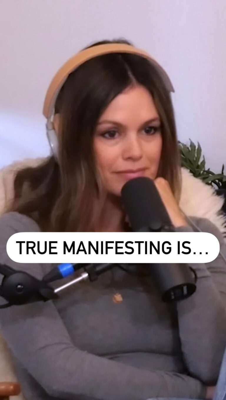Rachel Bilson Instagram - Got to talk about manifesting with @rachelbilson on the @broad_ideas_pod. Go check it out 🤍 #manifesting #being #loa