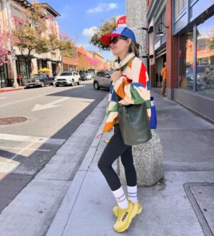 Rachel Bilson Instagram - Lewk on the bright side #fashun 🥔