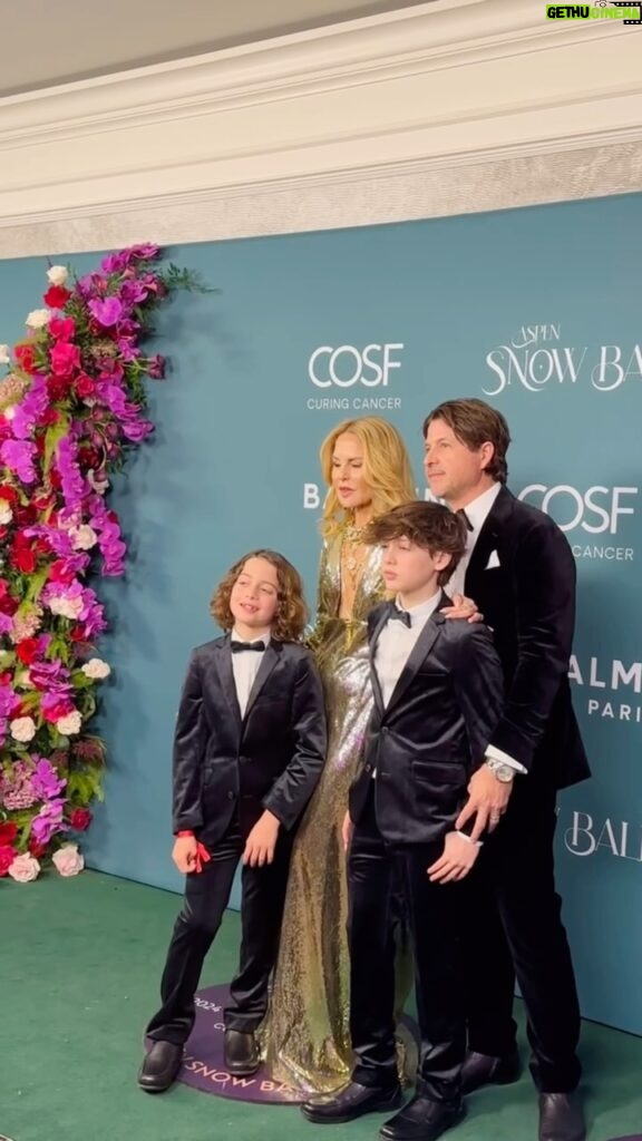 Rachel Zoe Instagram - This is a first post of many but I am truly overwhelmed by receiving the greatest honor for my work with children by the extraordinary @cosf_foundation at the annual #snowballgala 🙏🏻 . To be presented the award by the loves of my life @rbermanus and my angel boys was just everything 🥹🥰 I am grateful for all the funds raised to support pediatric cancer and thankful to the amazing @filmingthomas for creating this magical and important evening ..My heart ❤️ is so full. #aspensnowball #balmain4cosf