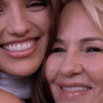 Rafa Kalimann Instagram - Por trás de toda mulher, existe uma mãe extraordinária… Eu nunca me emocionei tanto fazendo uma campanha quanto essa do novo La Vie Est Belle Rosa Extraordinária com @lancomeofficial e a minha mãe Genilda. O Rosa Extraordinária é o 1º floral da linha La Vie Est Belle e o presente perfeito para o Dia das Mães (ah, e lá nos stories deixei cupom de desconto para vocês. Aproveitem) @lancomeofficial #MãesExtraordinárias #Lancomepartner #LancomeBR