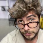 Rafael Vitti Instagram - Selfies do Hélin no camarim, esperando pra gravar 🎥🤓