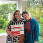 Rafaela Ferreira Instagram - Hoje tem estreia de A Volta!!! 🎥🎬✨ Laura é surpreendida durante a noite, com a notícia de que sua irmã mais nova (Katherine) desaparecida aos 7 anos de idade, foi encontrada. Já se passaram mais de 11 anos, desde o trágico evento. Seus pais faleceram na incerteza se a filha estaria viva ou não. Agora, Laura precisa lidar sozinha com esse reencontro e com todas as cicatrizes de Katherine. Curta-metragem original #feliz7play De @lucianaoliveiracosta Direção @jefferson_nali Com @sofiasavietto e eu Disponível também pelo YouTube, gratuitamente! Assista através do LINK NA BIO. Bom demais fazer parte desse projeto, equipe incrível. Obrigada pela confiança. ❤️✨