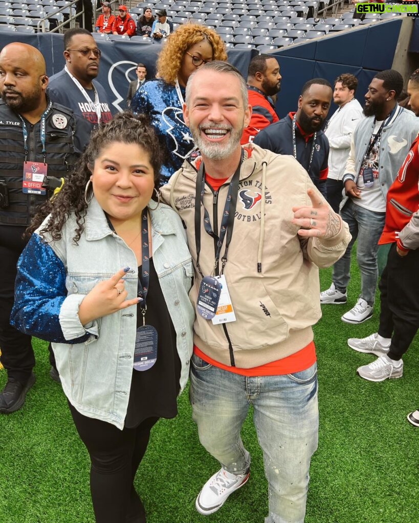 Raini Rodriguez Instagram - pulled up to the H❤️💙🤘🏽