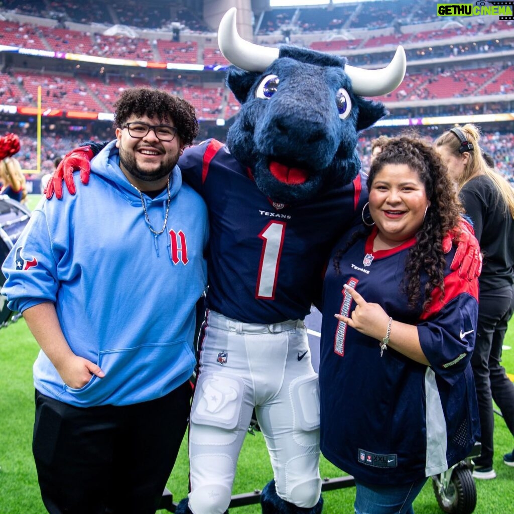 Raini Rodriguez Instagram - It’s a party 🥳🎉 Wishing a Happy Birthday to @rainydaychatter!