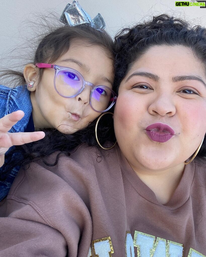 Raini Rodriguez Instagram - Happy 6th birthday to my niece/god daughter Bella aka my sparkle princess aka my mini me in every way✨May you continue shining like the star you are💜 I love you so so much🫶🏽 #RodriguezStrong