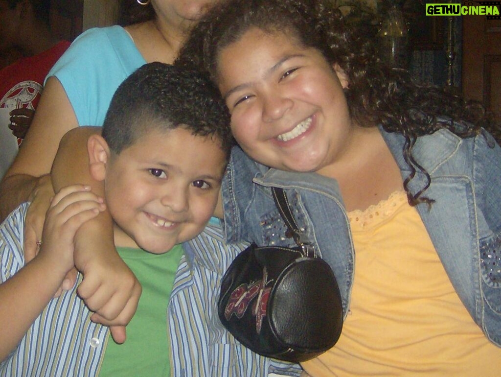 Raini Rodriguez Instagram - Happy 25th to my forever twin🤞🏽I love you lil bro💜