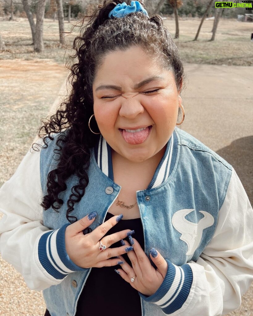 Raini Rodriguez Instagram - pulled up to the H❤️💙🤘🏽