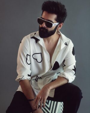 Ram Pothineni Instagram - No….. YOU caption it! 

Love..
#RAPO 

Styled by - @ashwin_ash1 & @hassankhan_3 
Style team - @avinash_kajjam 
Photography team: @ishan.n.giri
@enhancingmoments
@__va_ish_nav__