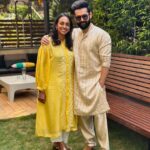 Ram Pothineni Instagram - With the designer and the design for this Diwali …Thank you @_deepthee_ #HAPPYDIWALI ppl ..Stay safe ❤️ Love #RAPO