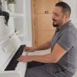Ramy Ayash Instagram - على أنغام أمير الليل بتمنالكن نهار حلو 😁 #ramyayach #رامي_عياش #امير_الليل